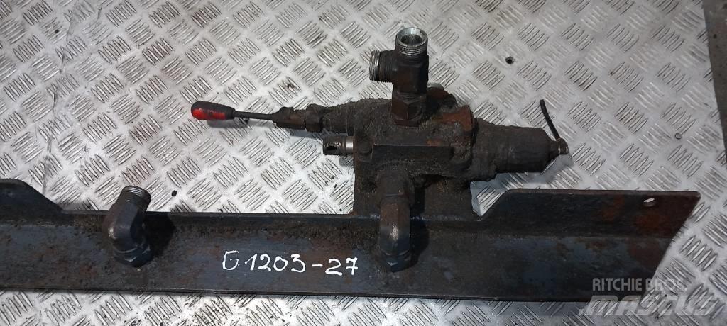 MAN TGA divider 油壓