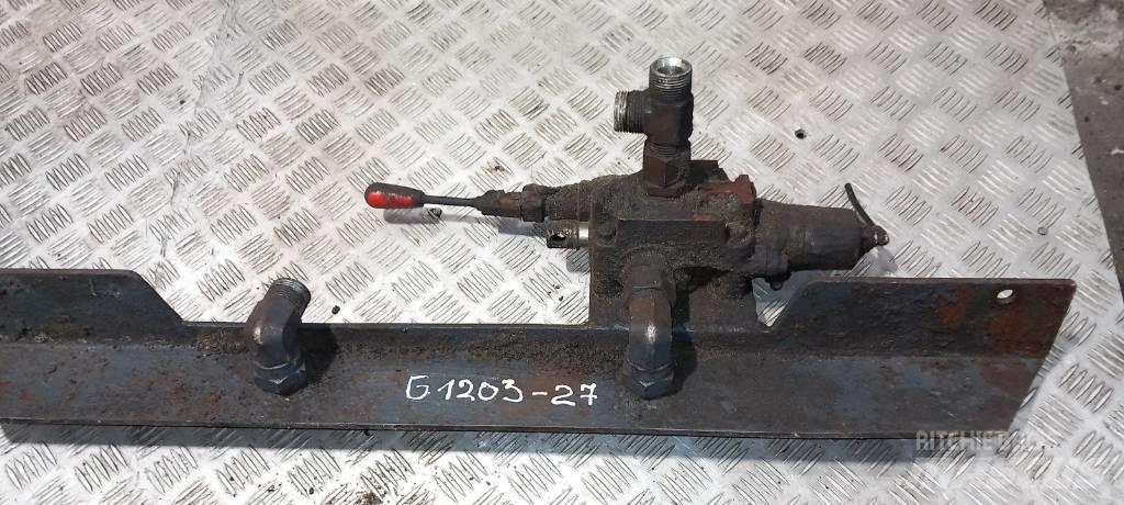 MAN TGA divider 油壓
