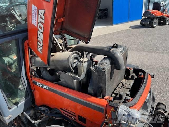 Kubota ST 30 小型曳引機