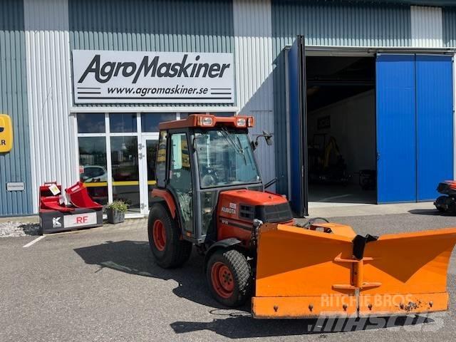 Kubota ST 30 小型曳引機