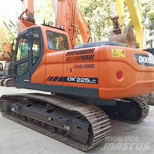 Doosan DX 225 履帶式 挖土機/掘鑿機/挖掘機