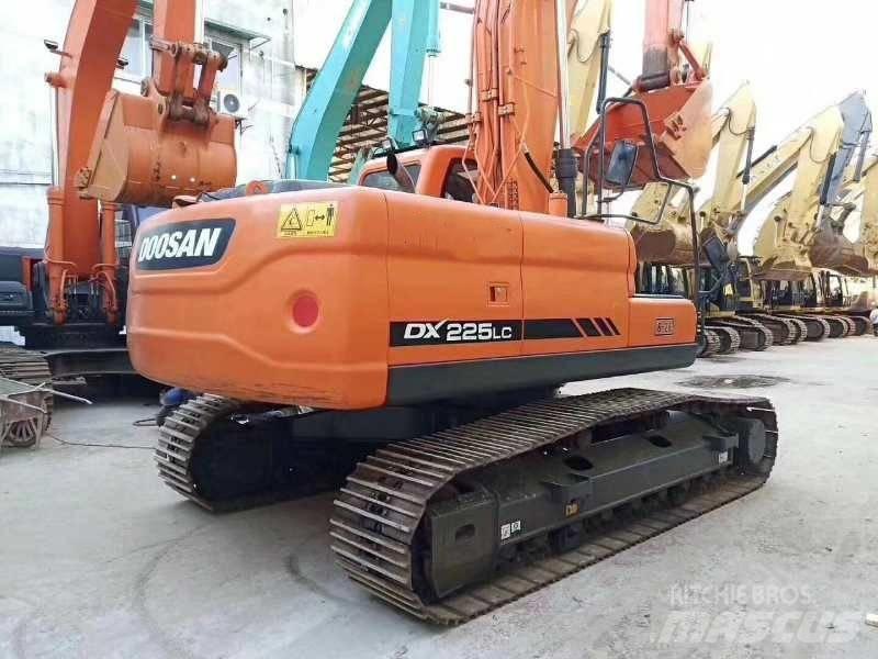 Doosan DX 225 履帶式 挖土機/掘鑿機/挖掘機