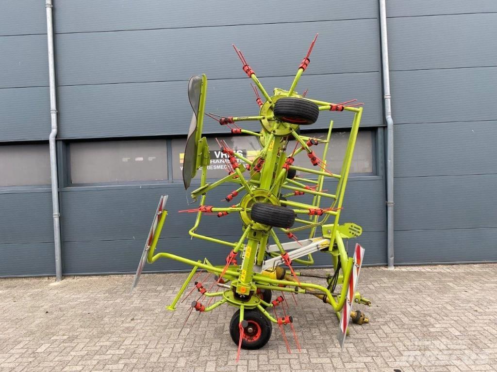 CLAAS Volto 870 耙與翻草機