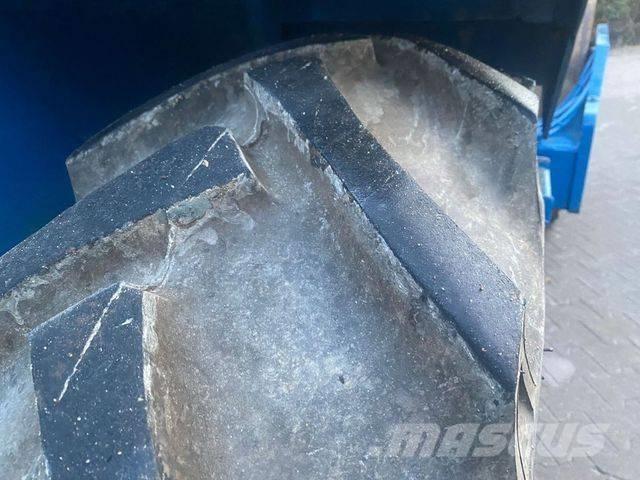 Hamm 2301-9 單輪滾壓機