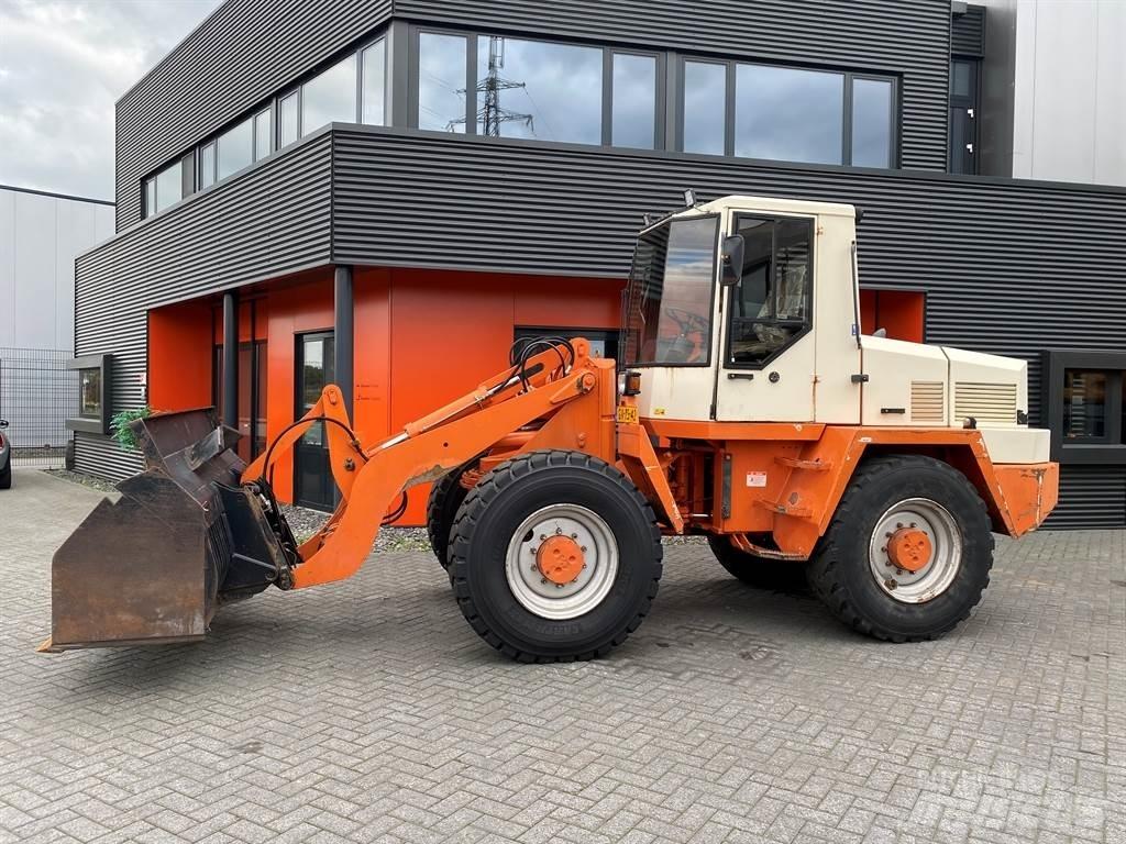 Schaeff SKS 661 輪胎式裝載機