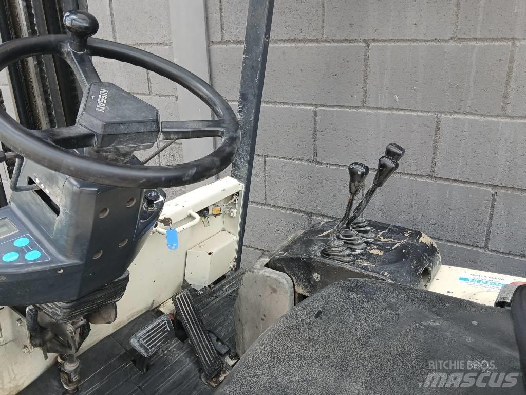 Nissan Q02 L 25 CU 電動堆高機