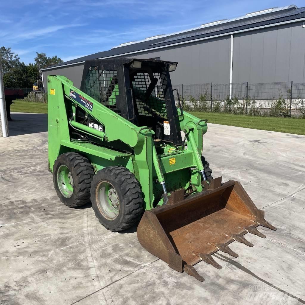 Gehl 3825 滑移轉向裝載機