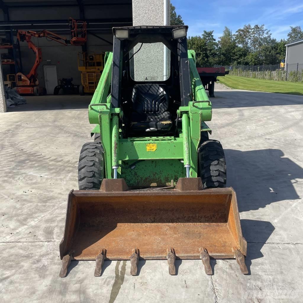 Gehl 3825 滑移轉向裝載機