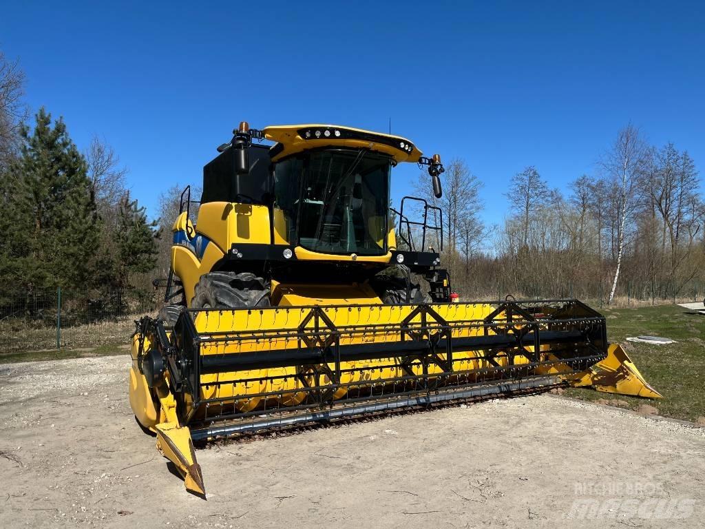 New Holland CX 6.80 聯合收穫機
