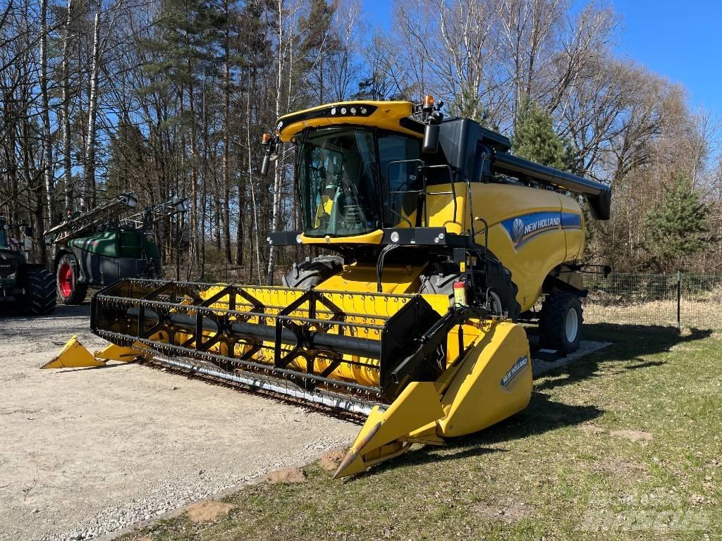New Holland CX 6.80 聯合收穫機