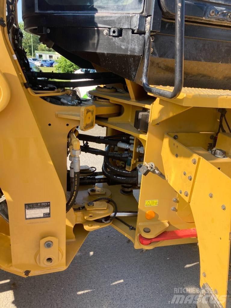 CAT 926M 輪胎式裝載機