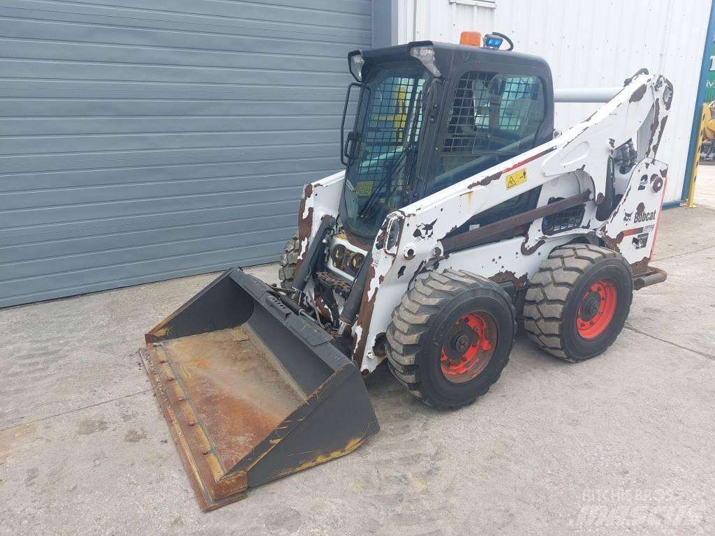 Bobcat 377 滑移轉向裝載機