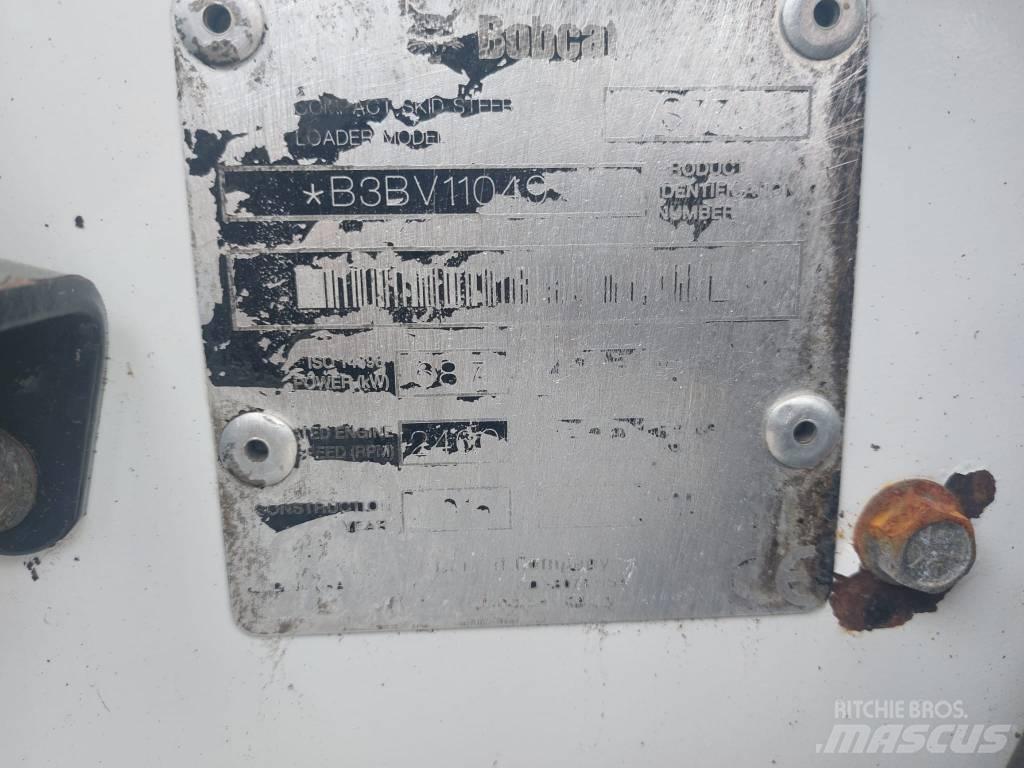 Bobcat 377 滑移轉向裝載機