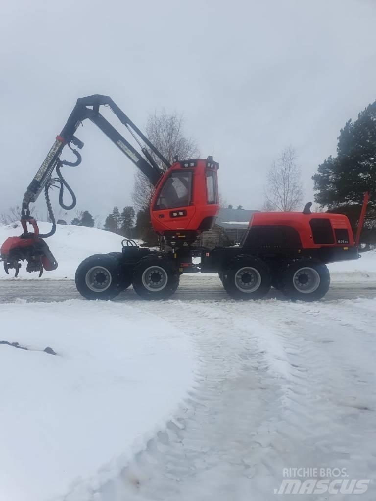 Komatsu 931 XC 收穫機