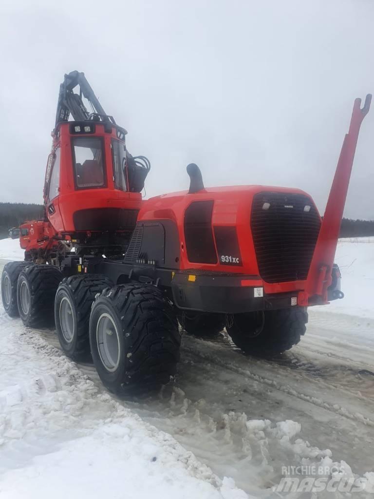 Komatsu 931 XC 收穫機