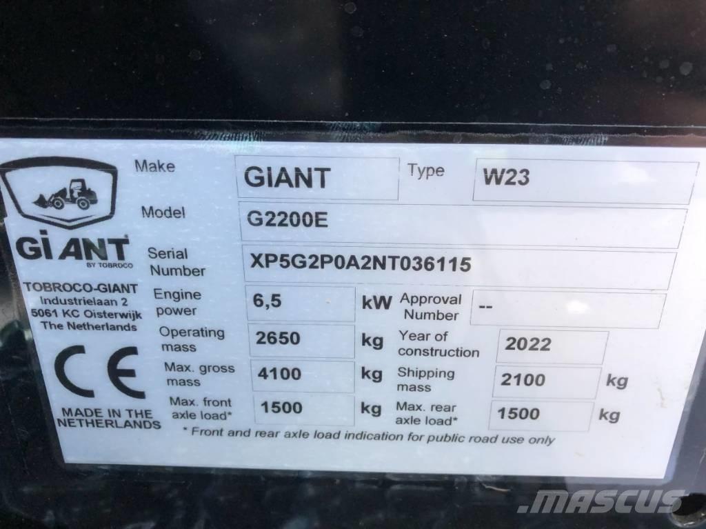 GiANT G 2200 E 多功能裝載機