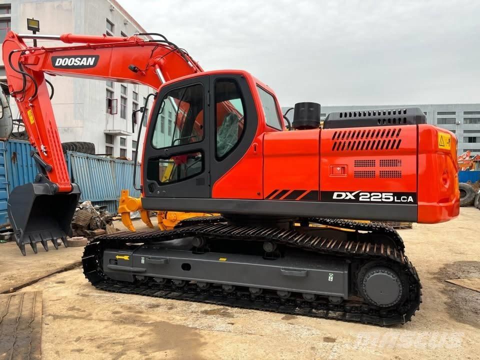 Doosan DX 225 LCA 履帶式 挖土機/掘鑿機/挖掘機