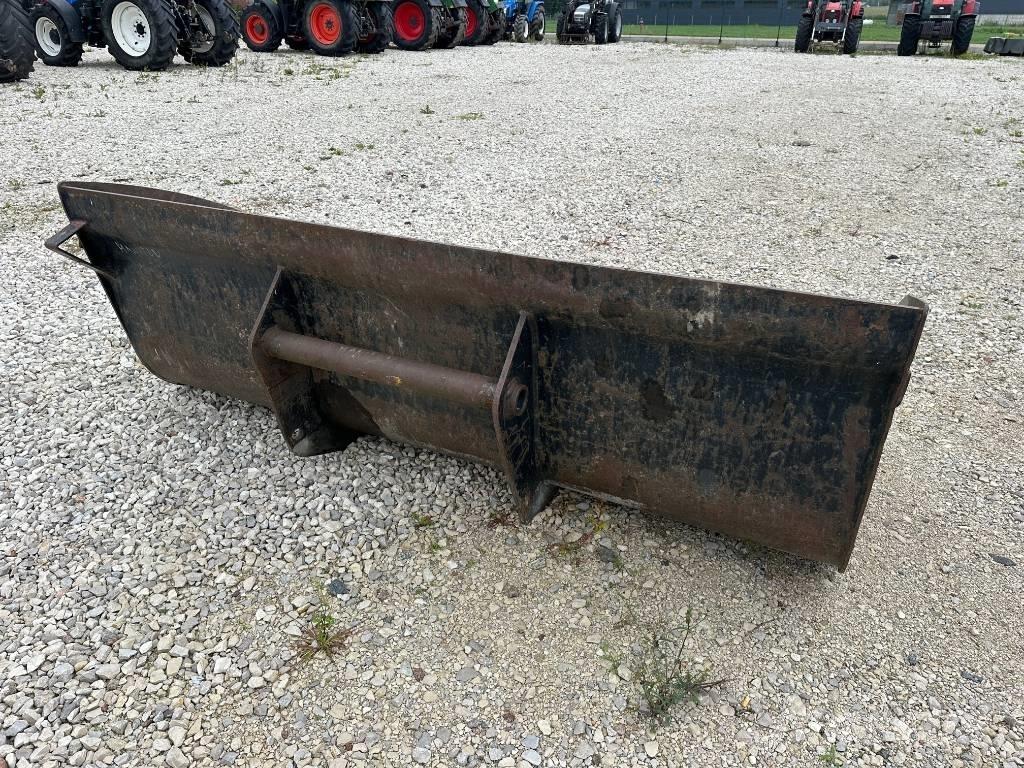  ŁYŻKA MANITOU 2,4 M 其他裝載挖掘裝置和配件