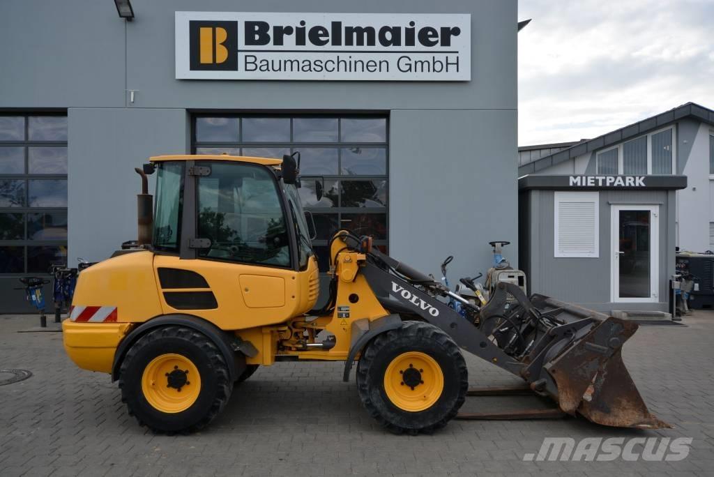 Volvo L 25 F 輪胎式裝載機