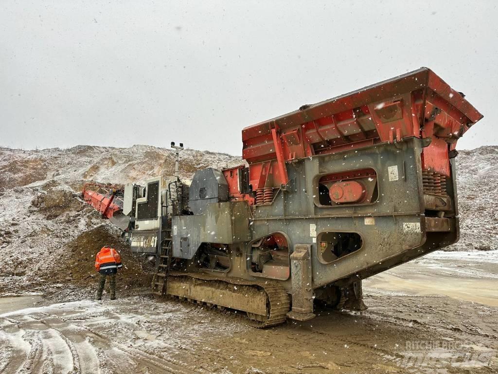 Sandvik QJ 341 移動式壓碎機