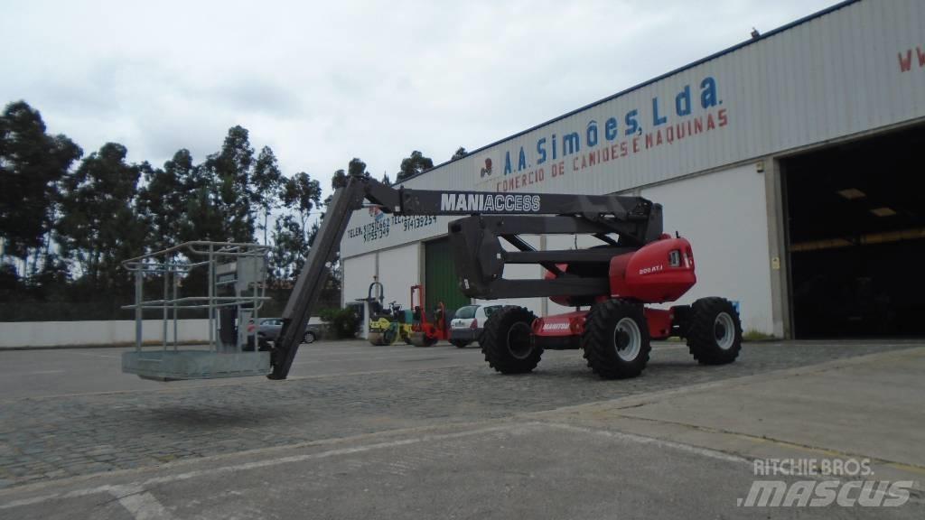 Manitou 200 ATJ 曲臂高空作業車