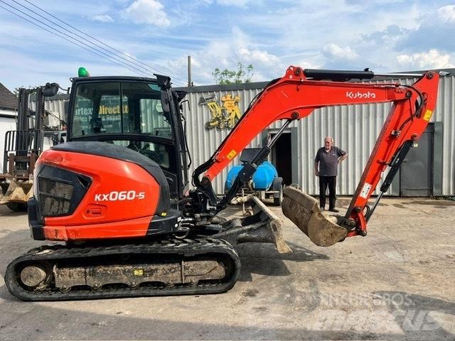 Kubota KX 060-5 小型挖土機/掘鑿機<7t(小型挖掘機)