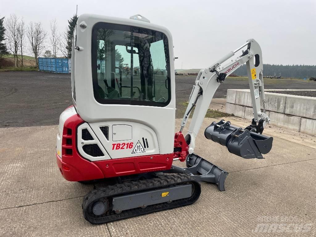 Takeuchi TB 216 小型挖土機/掘鑿機<7t(小型挖掘機)