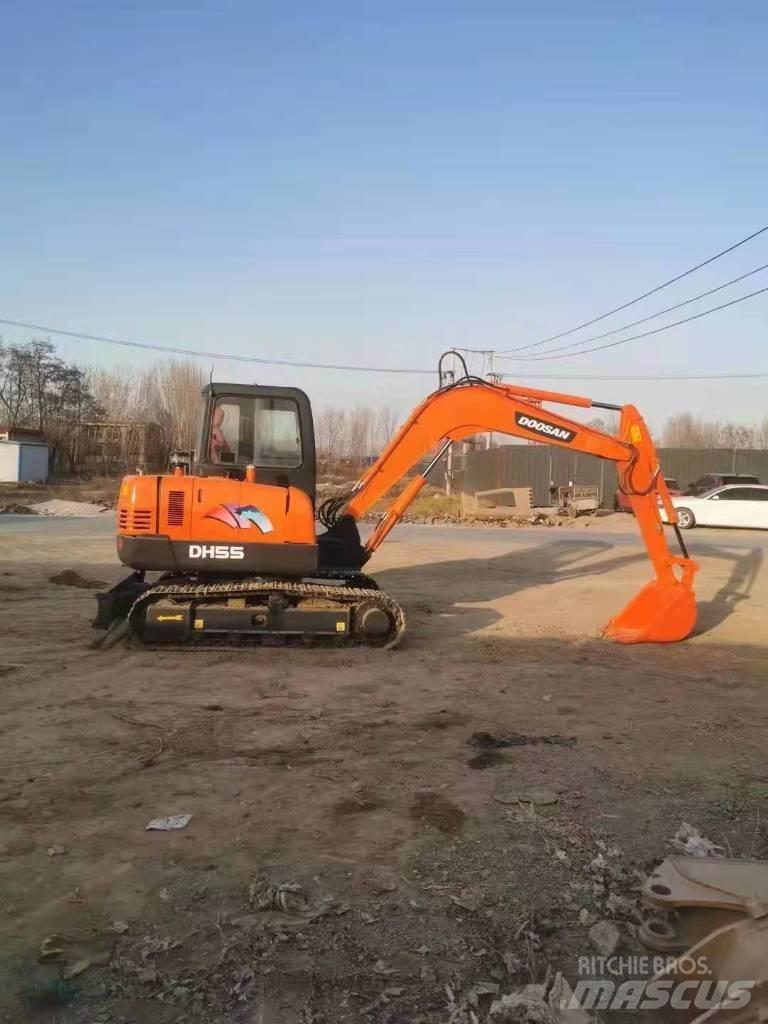 Doosan DH 55 小型挖土機/掘鑿機<7t(小型挖掘機)