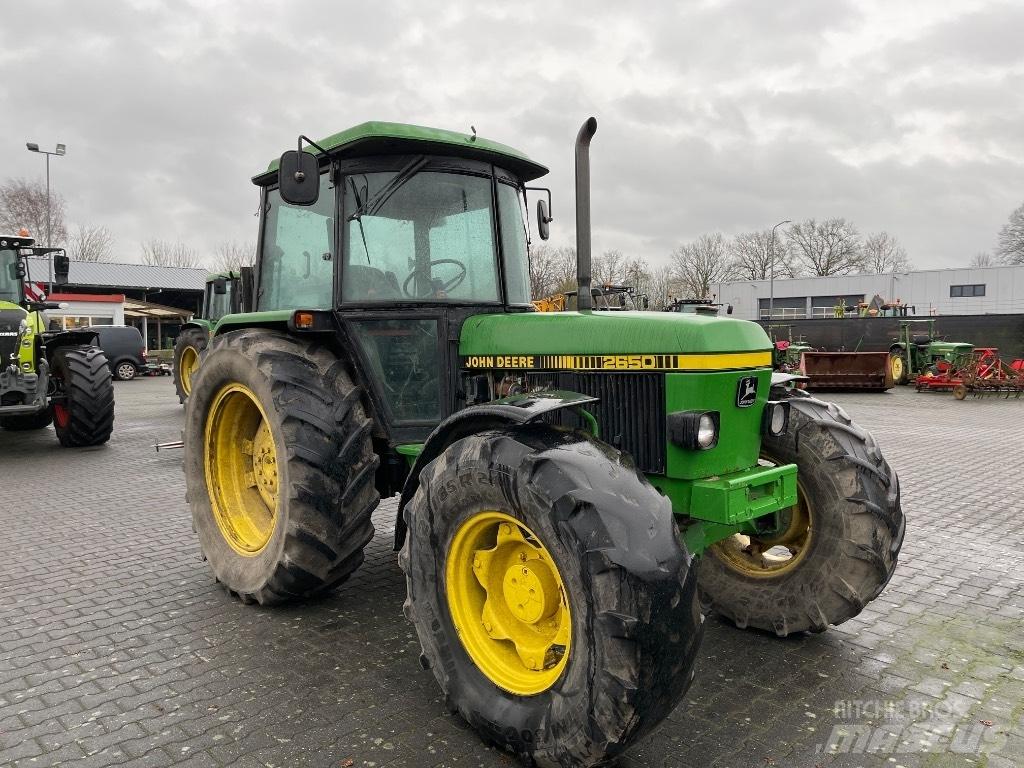 John Deere 2650 曳引機
