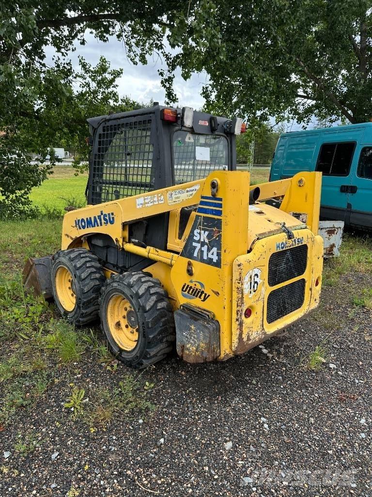 Komatsu SK 714 滑移轉向裝載機