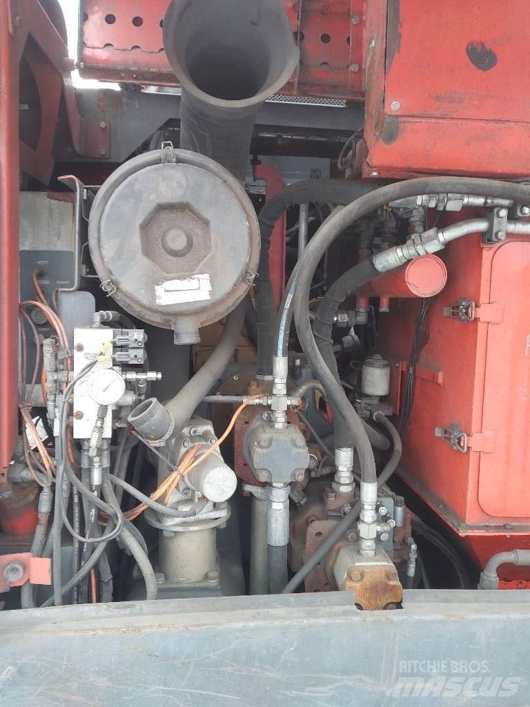 Sandvik DP 1500 i 鑽孔機