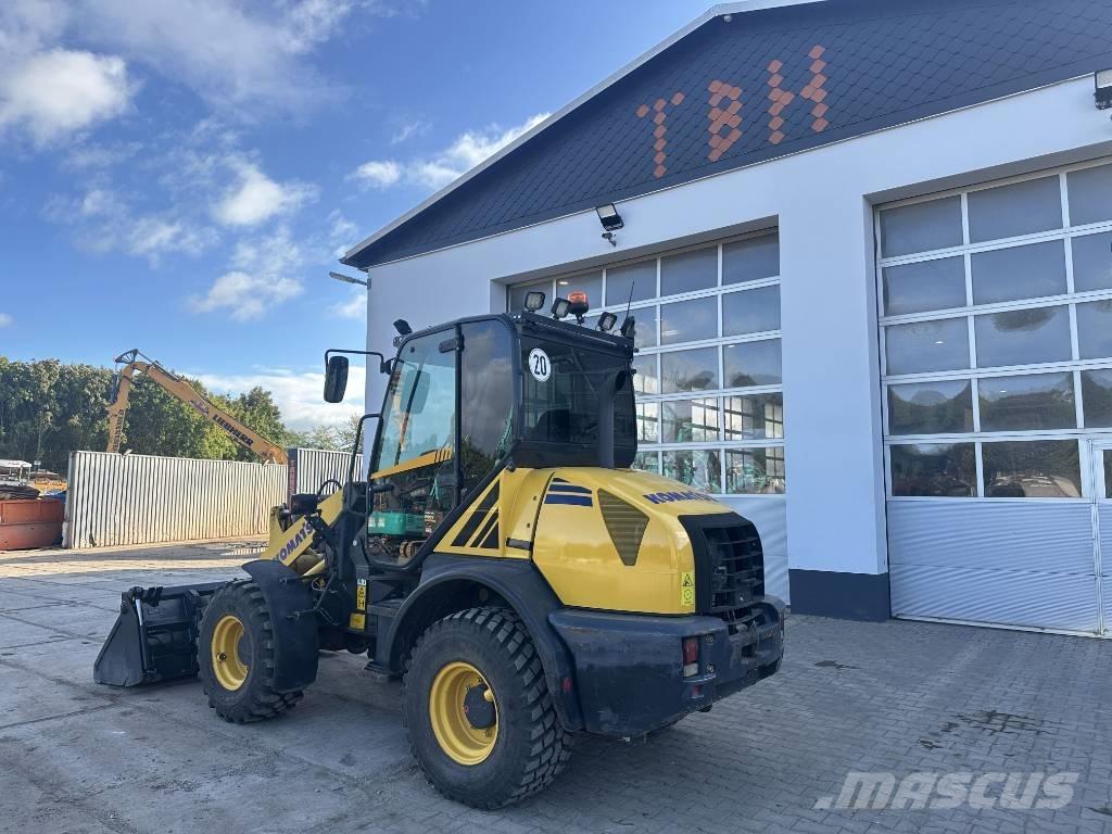 Komatsu WA 80-6 輪胎式裝載機