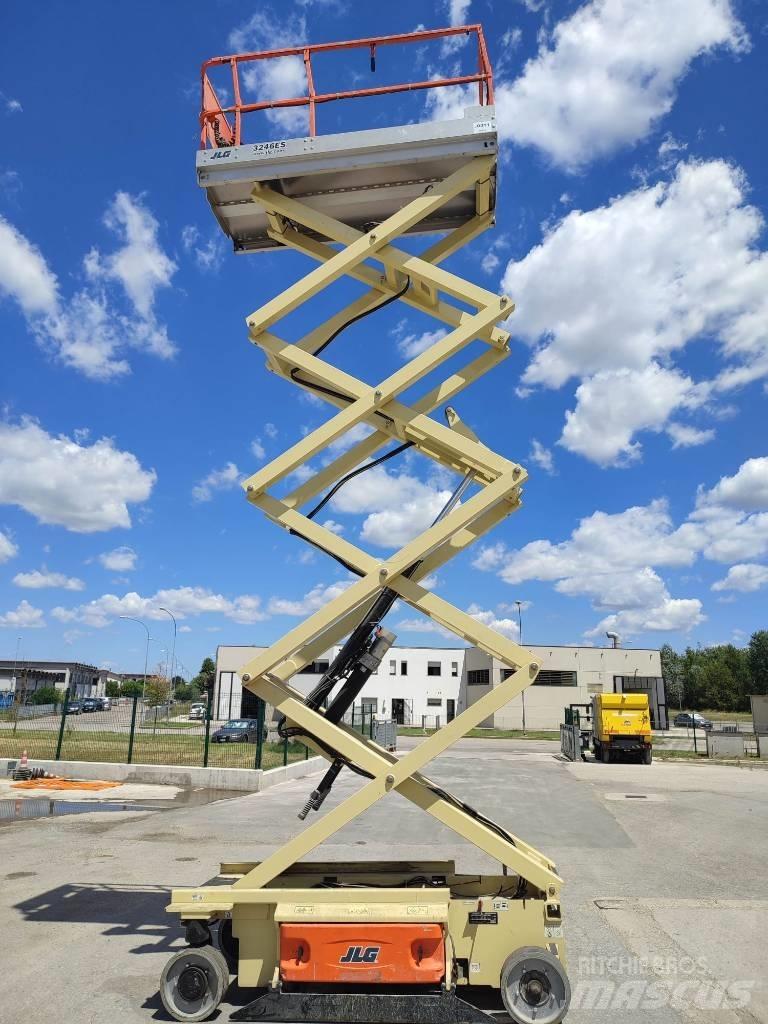 JLG 3246 ES 剪式升降機