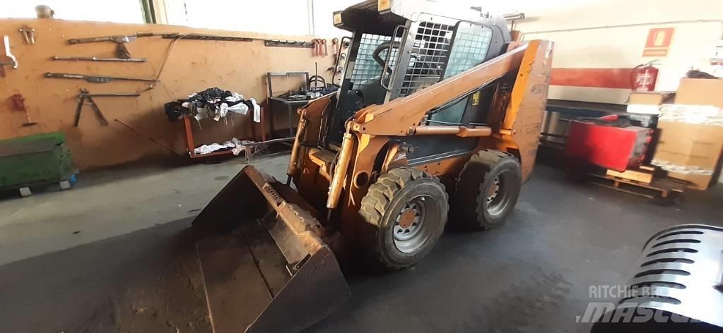 CASE 40XT 滑移轉向裝載機