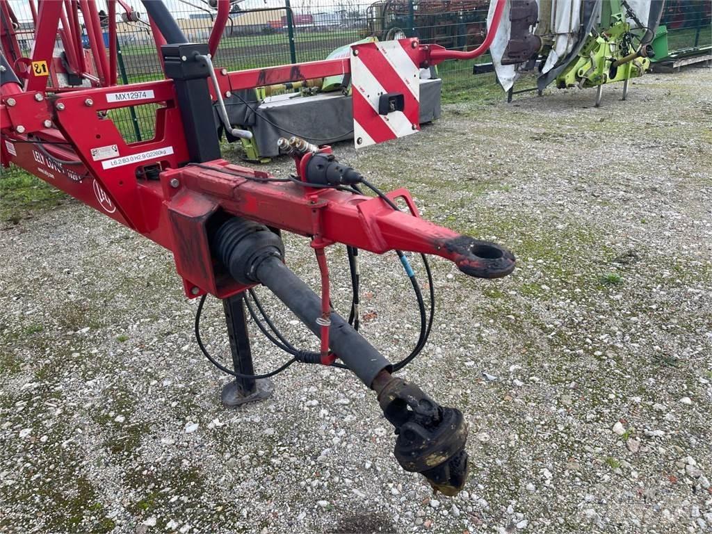 Lely Lotus 1020 S 耙與翻草機