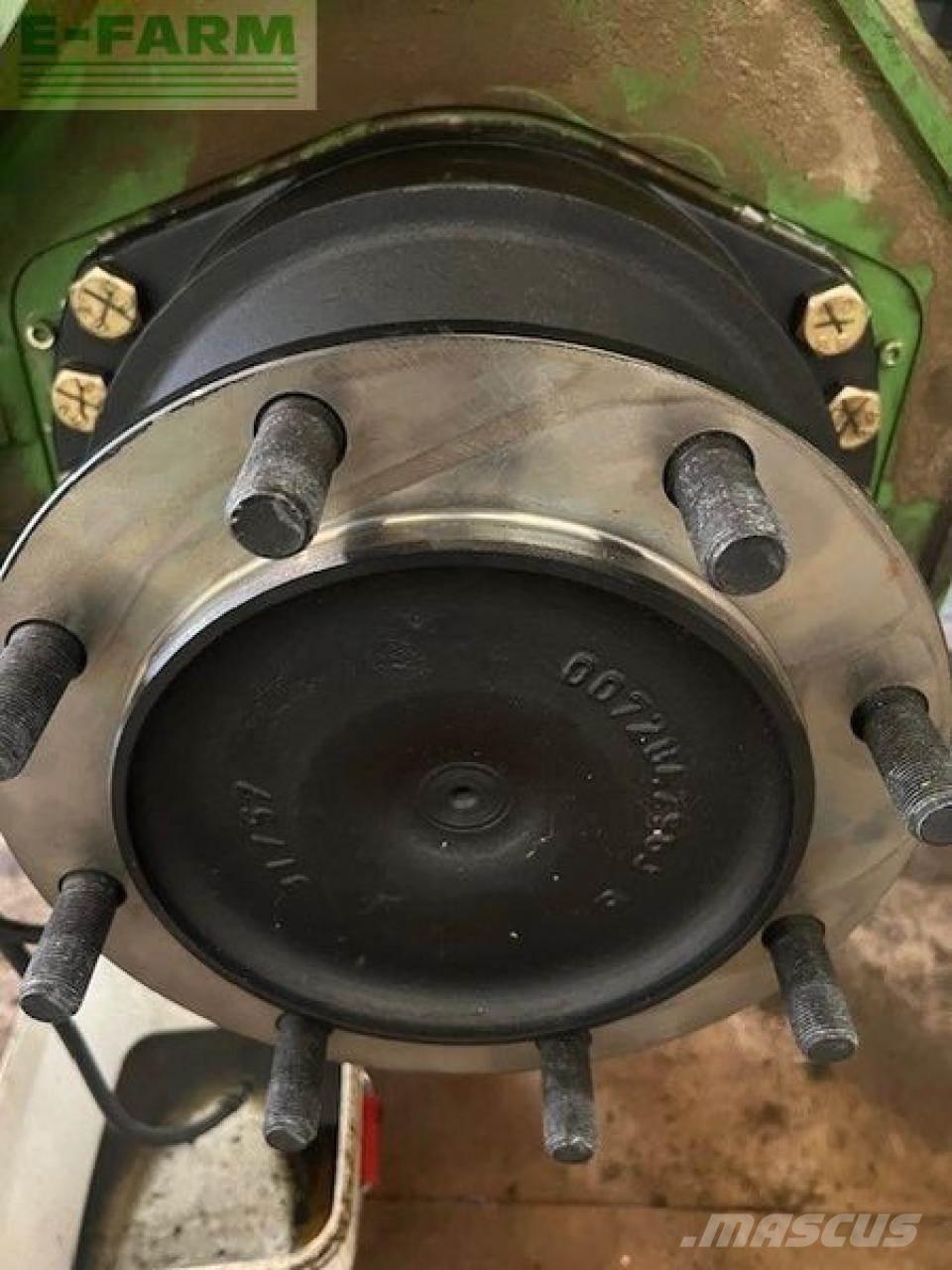 Krone big x 650 自走式飼料採集機