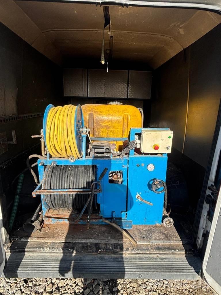 Peugeot Boxer 廂式貨物運輸車