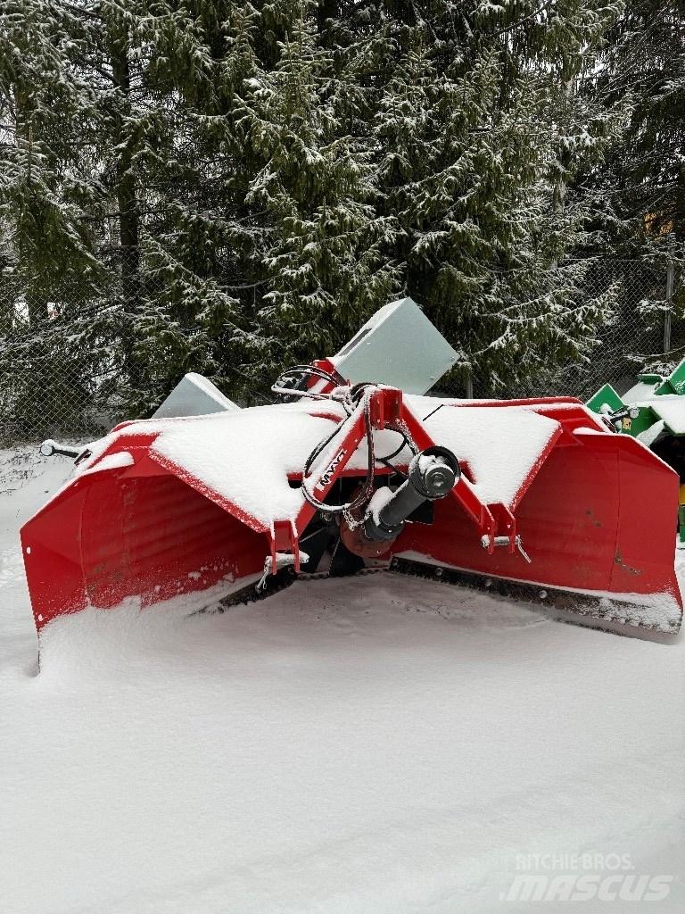 Varila Steel TR 270 掃雪機