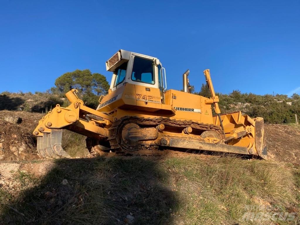 Liebherr PR 742 履帶推土機