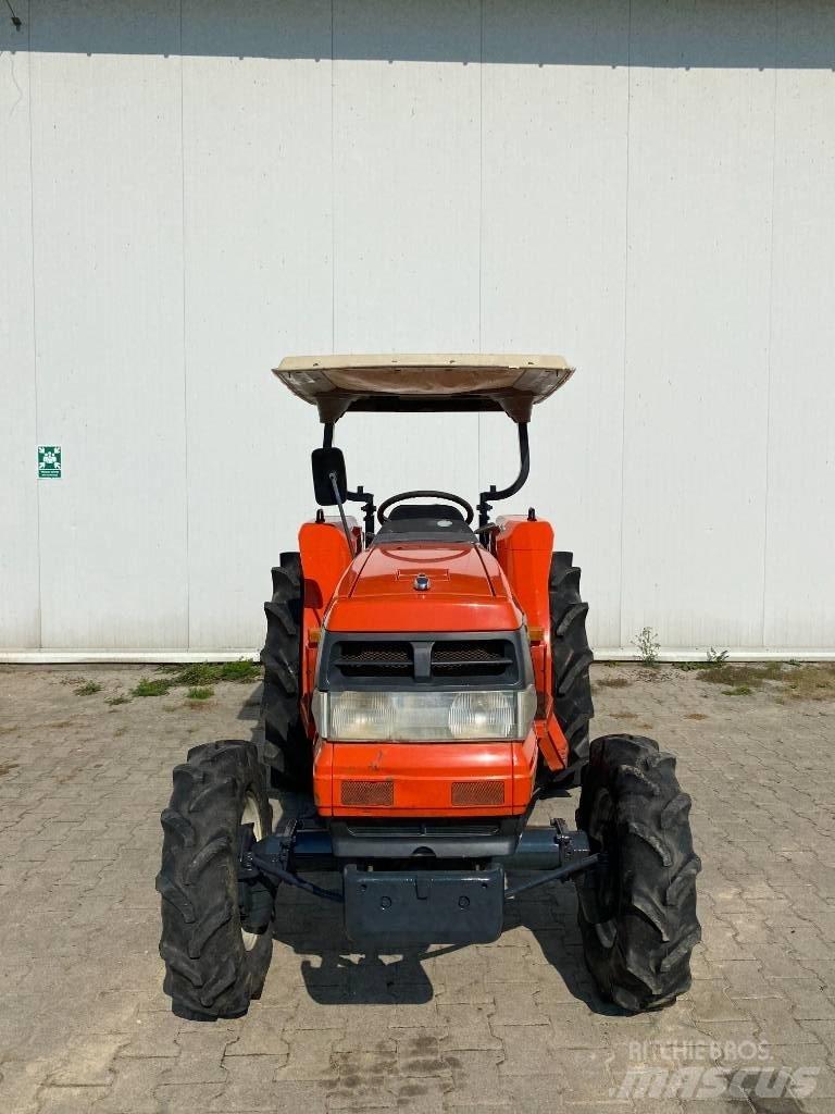 Kubota GL320 小型曳引機