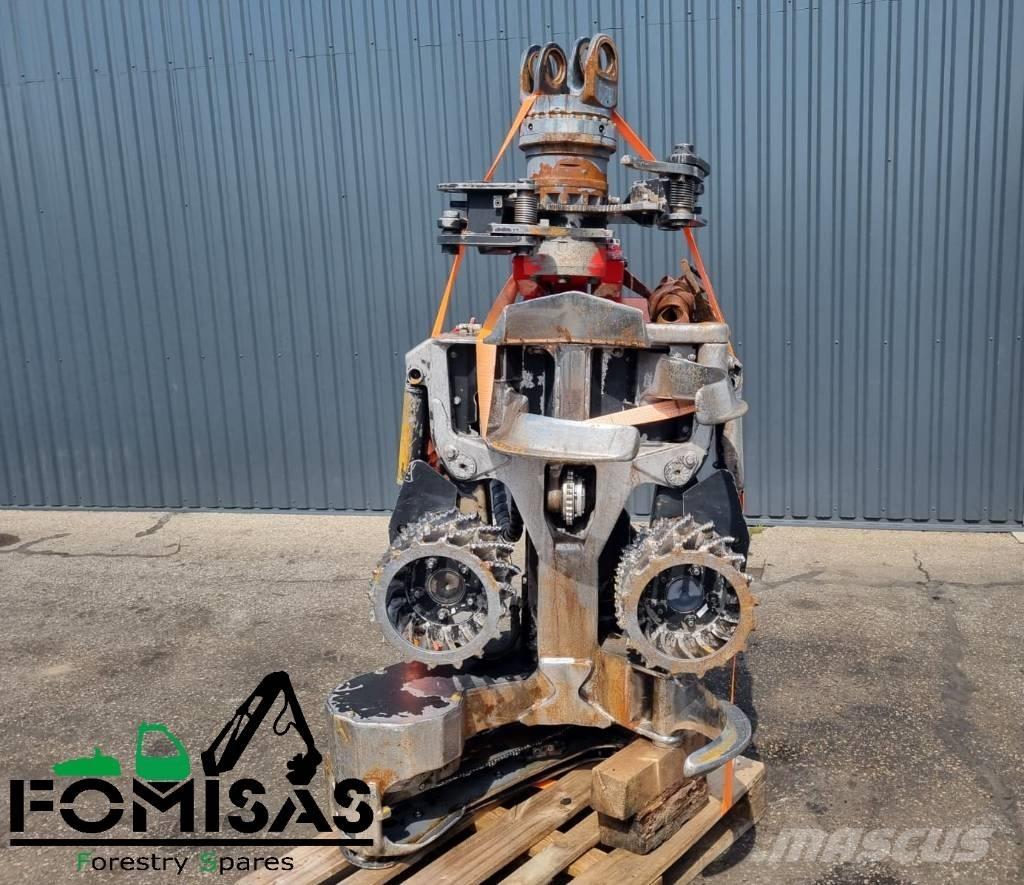 Komatsu S 82 收穫機頭
