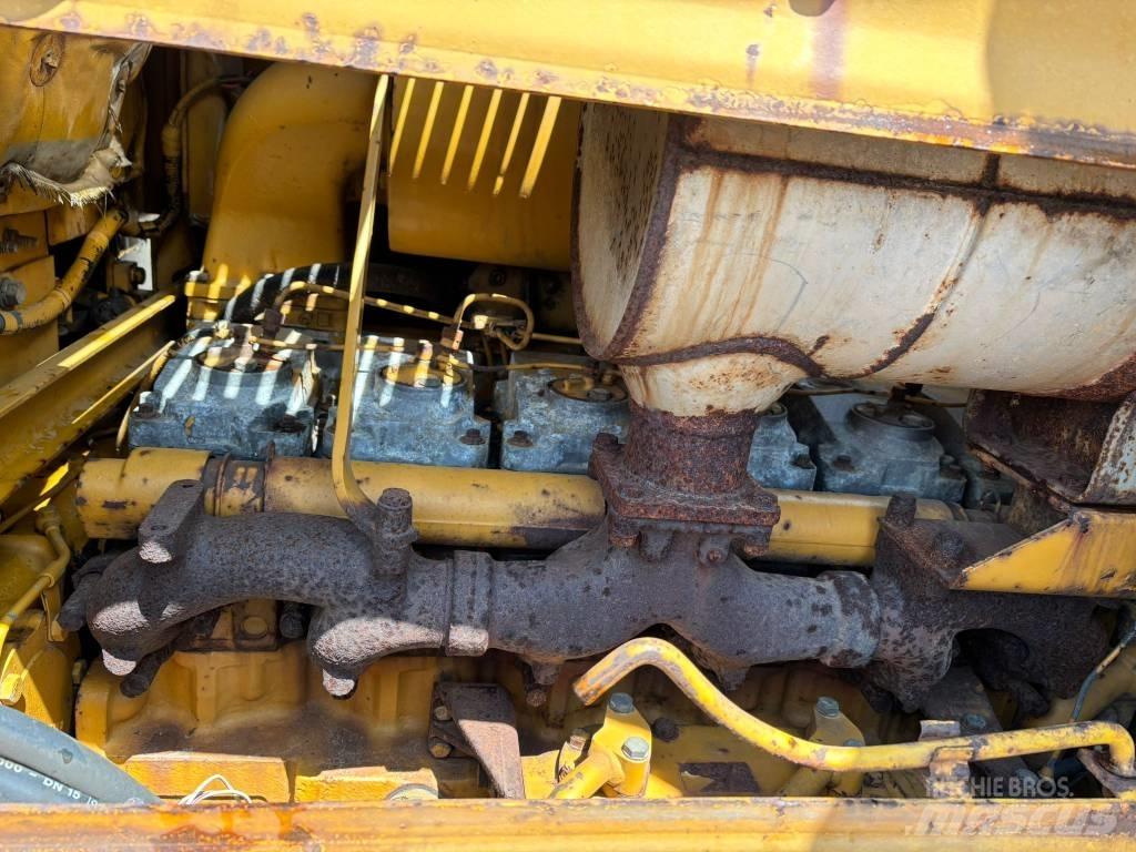 CAT D65PX-8 履帶推土機