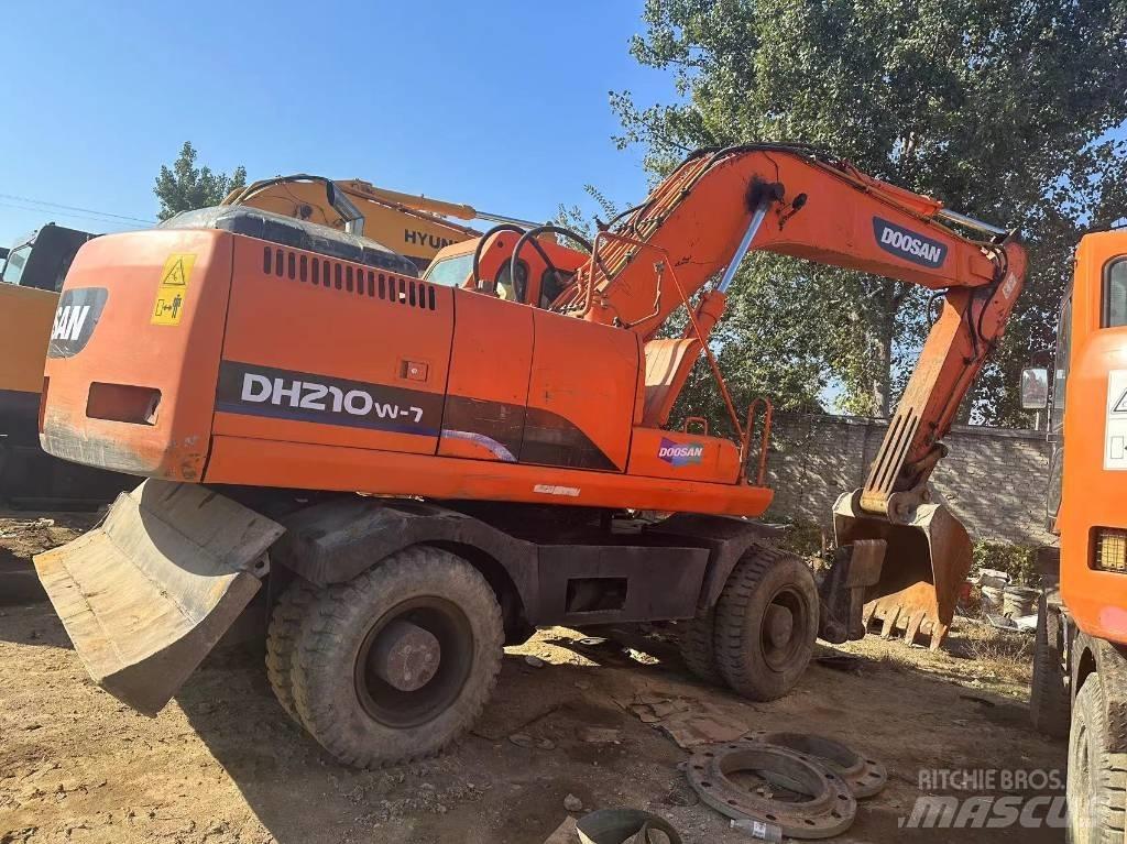 Doosan DH 210 W 旋轉式挖土機/掘鑿機/挖掘機