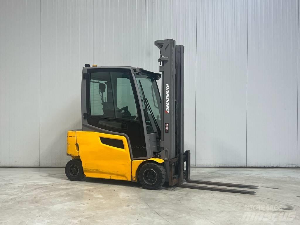Jungheinrich EFG320 電動堆高機