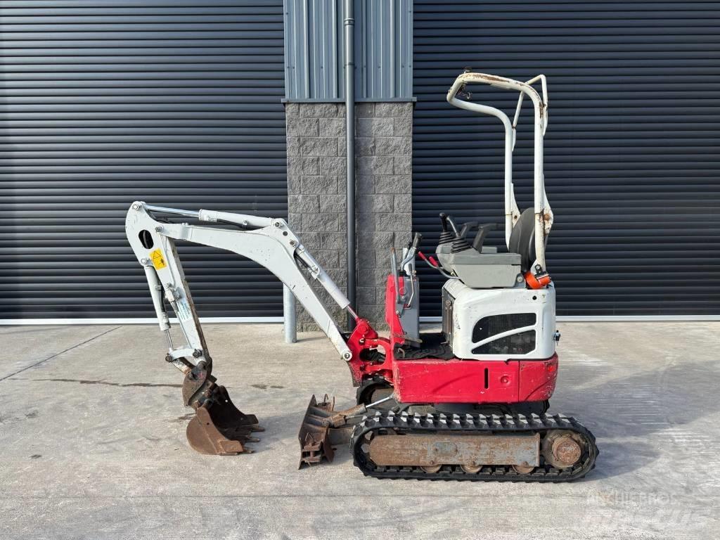 Takeuchi TB 210 R 小型挖土機/掘鑿機<7t(小型挖掘機)