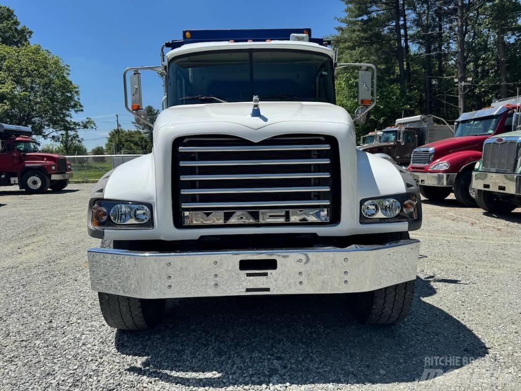 Mack GU 713 傾卸式卡車