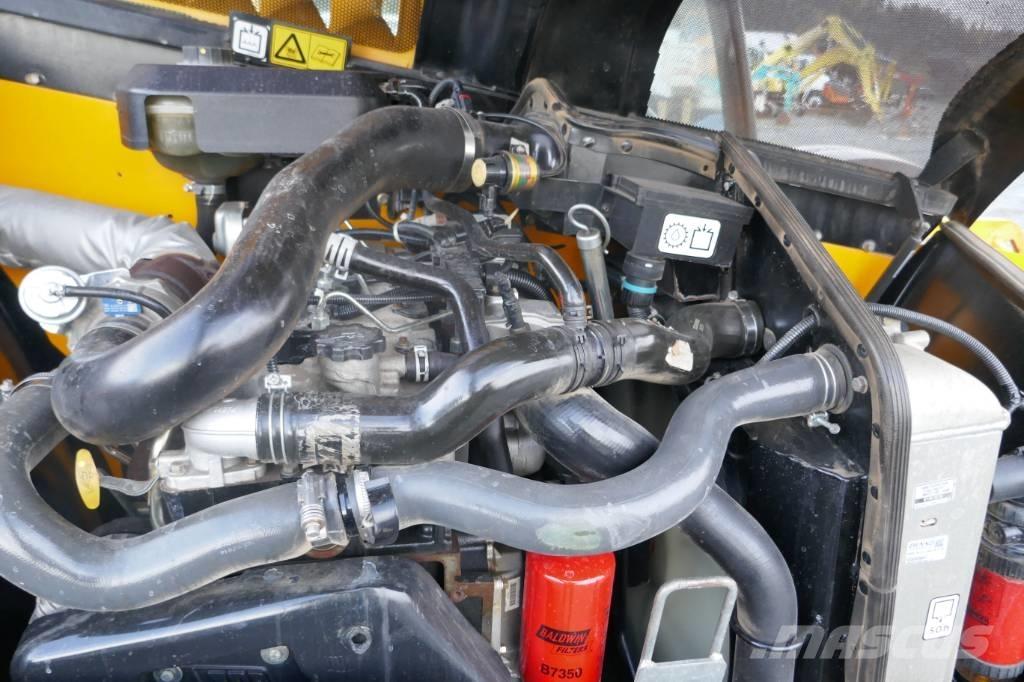 JCB 506-36 伸縮臂操作車