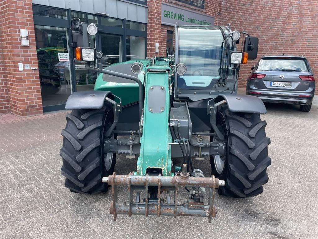 Kramer KT256 伸縮臂操作車