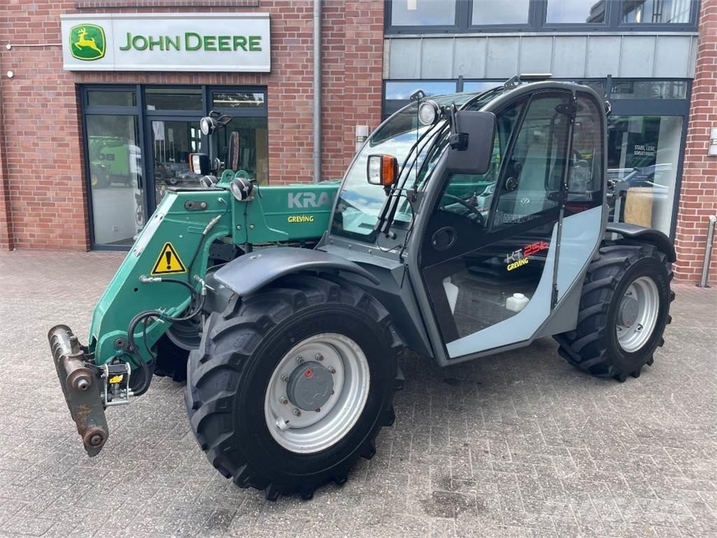 Kramer KT256 伸縮臂操作車