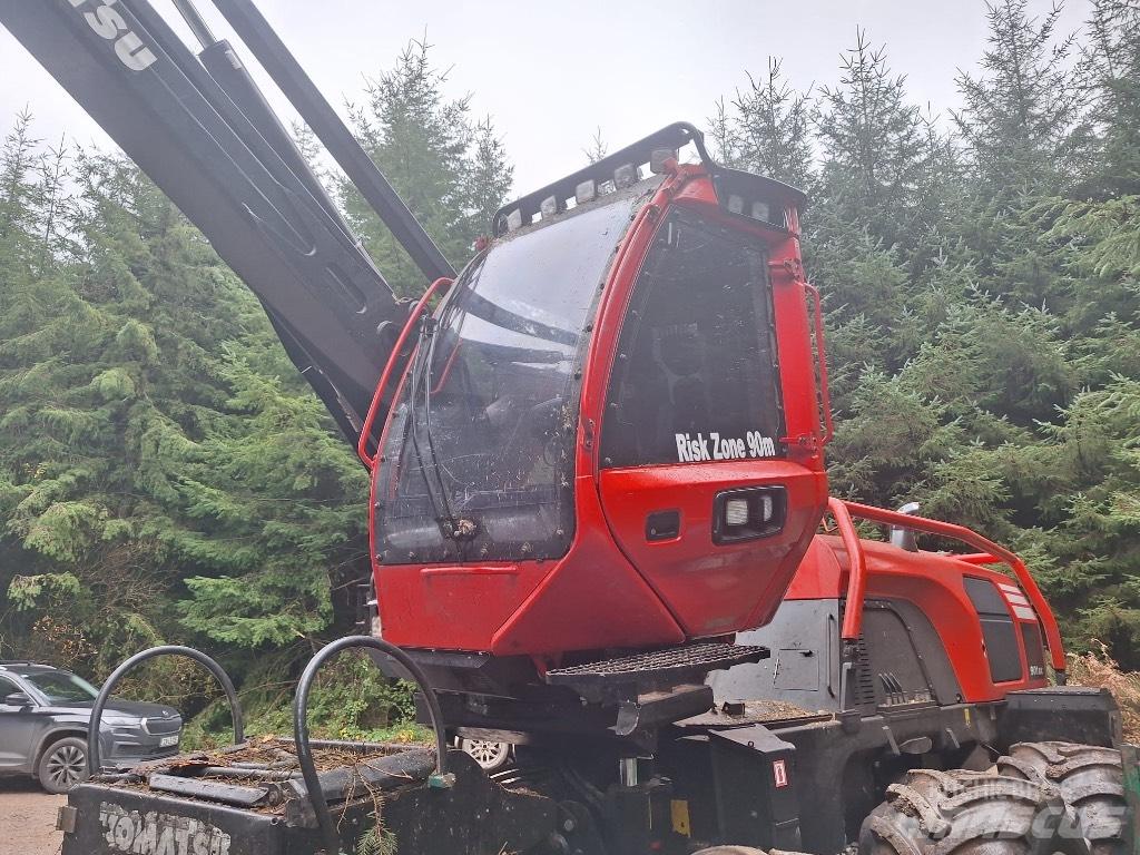 Komatsu 901 XC 收穫機